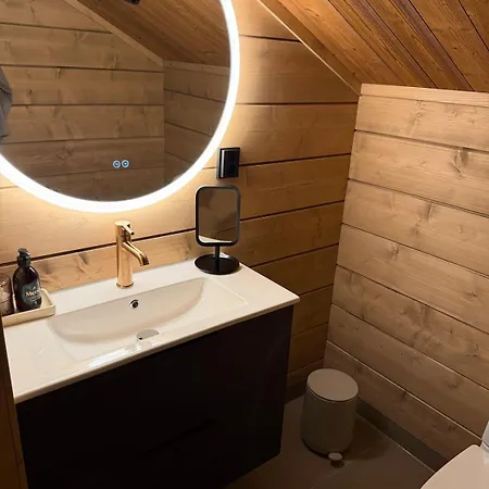 Halo By Hilla פיהטונטורי