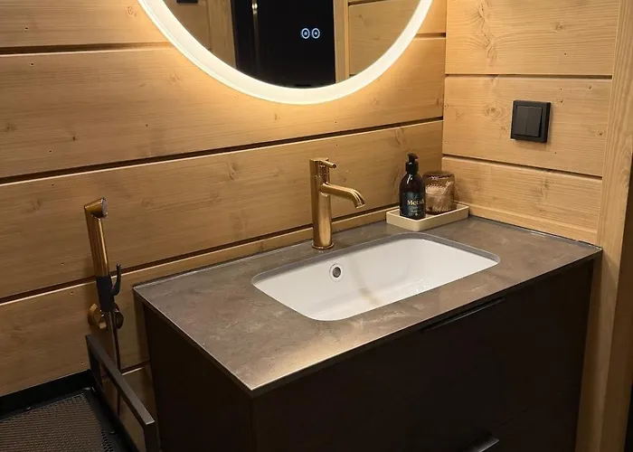 Halo By Hilla פיהטונטורי